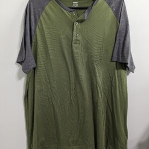 Army green and grey old navy soft washed tshirt Large